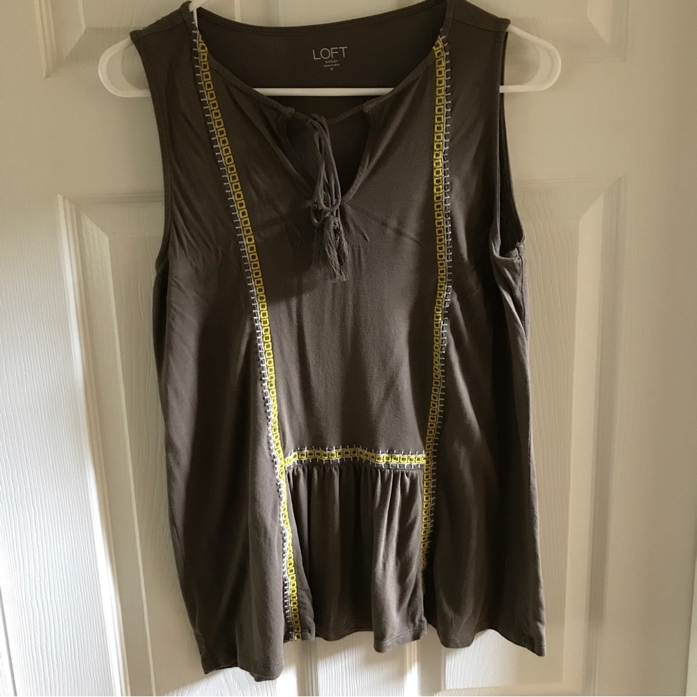 - Loft Outlet size medium sleeveless top
